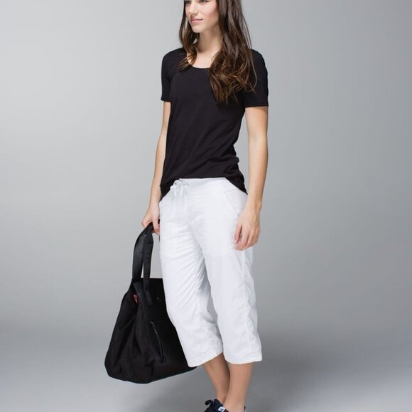 Lululemon Studio Crop Lined Capris Size 4 - Picture 2 of 8